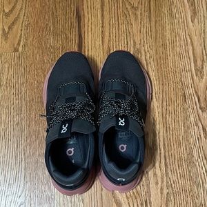 NovaCloud Running Shoes Size 8 Men’s/9.5 Women’s